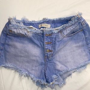 Women’s shorts- Guess size 24